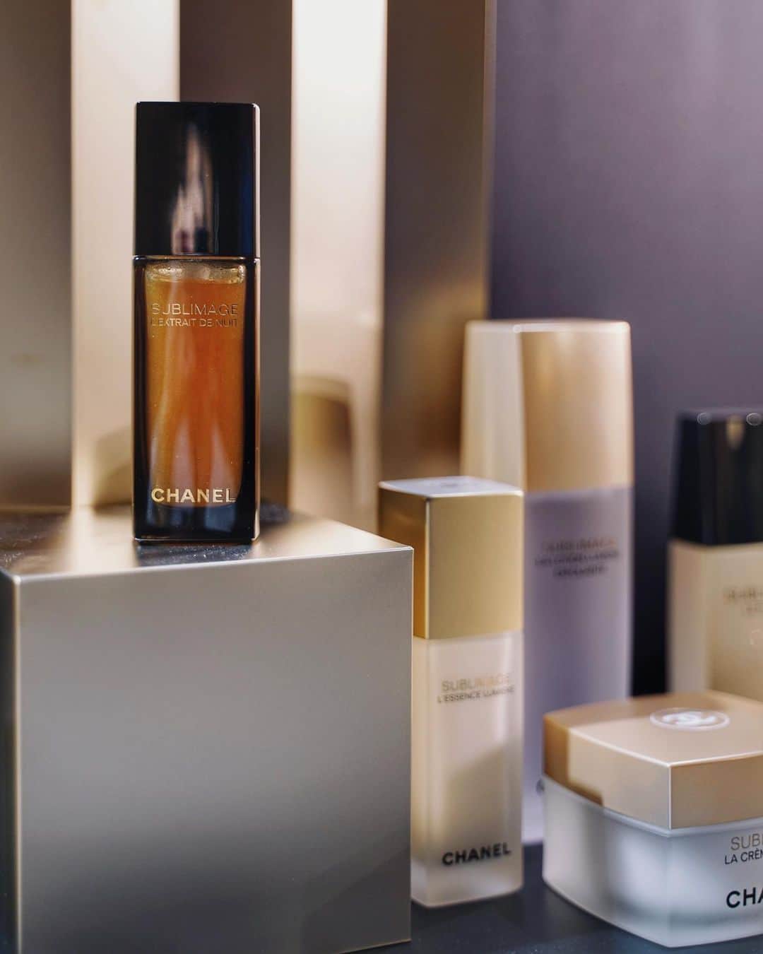 Christoffer Chengさんのインスタグラム写真 - (Christoffer ChengInstagram)「Sleepover at Chanel’s 😍😍😍 @chanel.beauty is introducing a new night fragrance that eases you to sleep, plus a new night serum from the Sublimage collection, repairs and hydrates your skin through your sleep, looks like I’ve got myself a new nighttime routine 😌  #COCOMADEMOISELLELEAUPRIVEE #ROUGEALLURE  #SUBLIMAGE  #CHANELBEAUTY @chanel.beauty」9月26日 13時19分 - curiouschristoffer