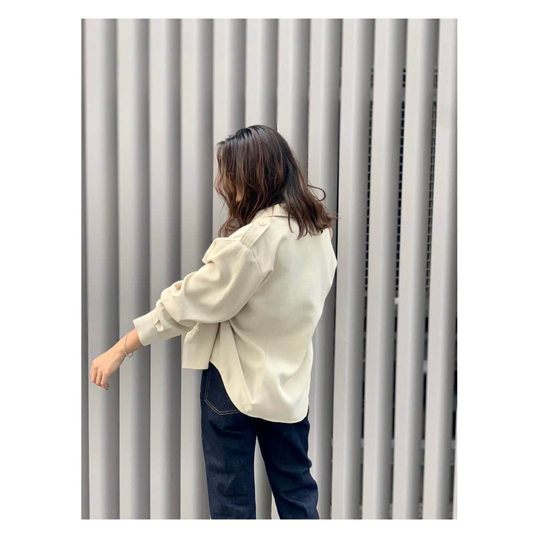 ETRÉ TOKYO ストアさんのインスタグラム写真 - (ETRÉ TOKYO ストアInstagram)「@etretokyo﻿ ﻿ Staff：ルミネ新宿店 ﻿ Misaki 156cm【@etretokyo_misaki 】 ﻿ ﻿ #ワークポケットシャツジャケット﻿ ￥23,000 + TAX﻿ 着用：IVORY﻿ ﻿ #etretokyo#etre#fashion#ootd#outfit#coordinate#mineby3mootd#casual#etretokyoshinjuku#etretokyo_staff_ootd#2020etre_aw ﻿ #エトレ#エトレトウキョウ#秋コーデ#シンプルコーデ#大人コーデ#大人カジュアル  #ルミネ新宿」9月26日 13時25分 - etretokyo_store