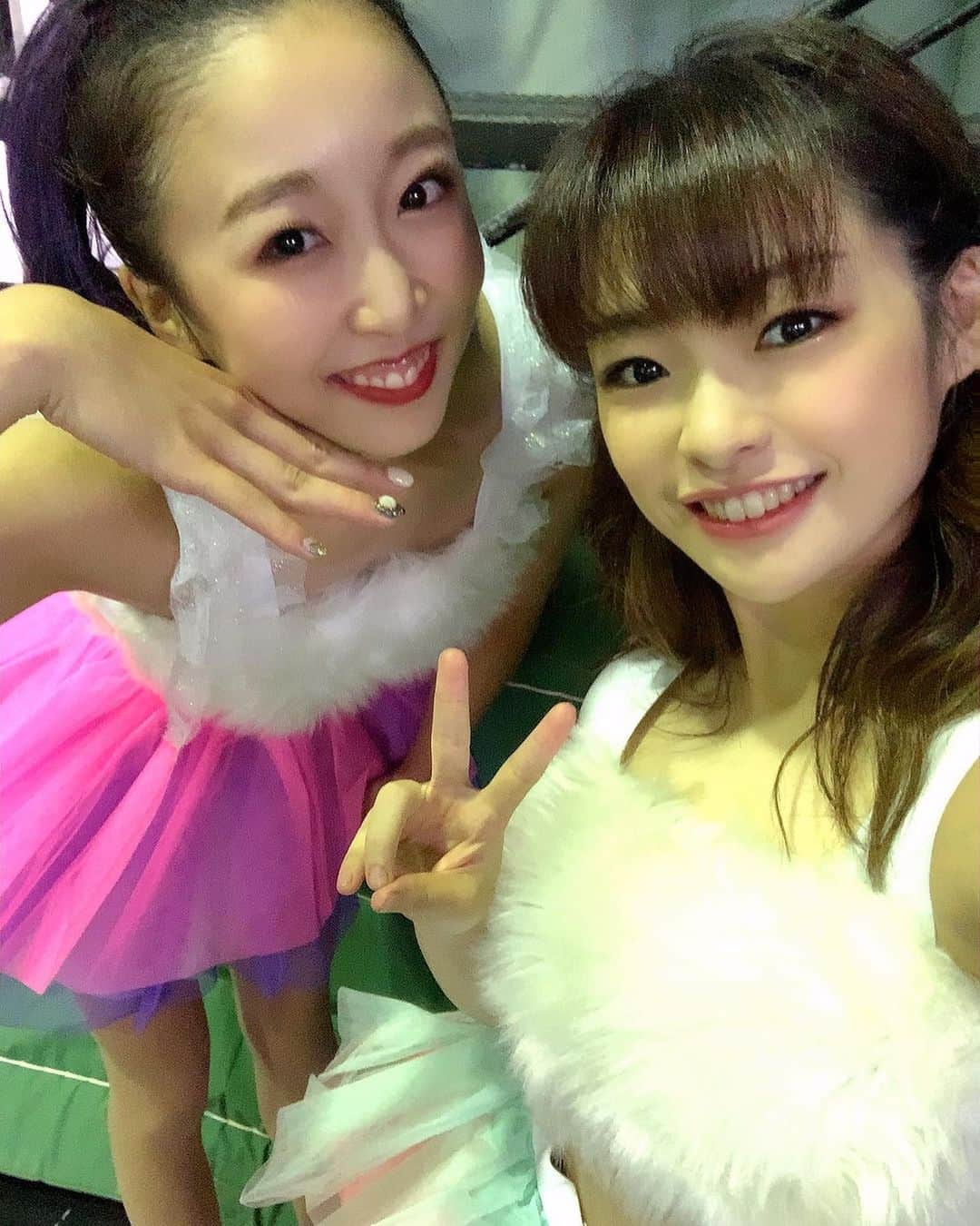知念紗耶のインスタグラム：「オンラインサーカス運動会🎪✨ 無事に終わりましたー！！ 着る機会の少ないフリフリ衣装🎀で、みなみと撮影大会📸✨ 久々にお客さんの前に立って嬉しい気持ちと不思議な緊張感と、わくわくドキドキな１時間でした😋！ ご視聴頂いた皆様、ありがとうございました🙇‍♀️ #オンラインサーカス　#運動会」