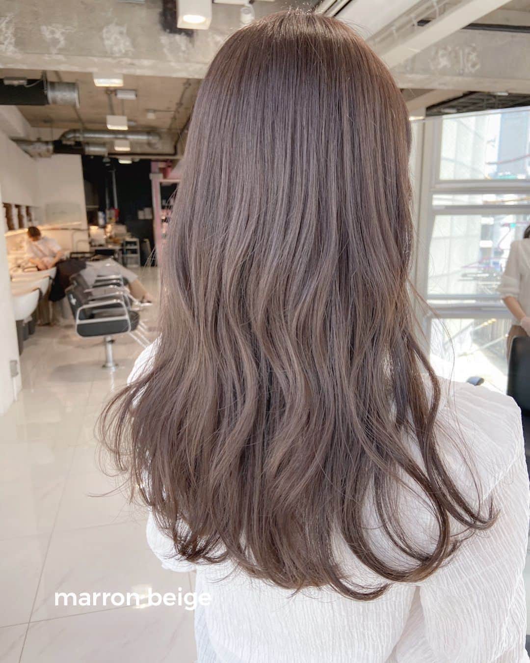 佃加菜のインスタグラム：「marron beige ♡ 柔らかいまろやかな色味♡🍂 黄色味がなくなると、一気に秋冬になります♡ 色素薄くて可愛かったな〜♡」