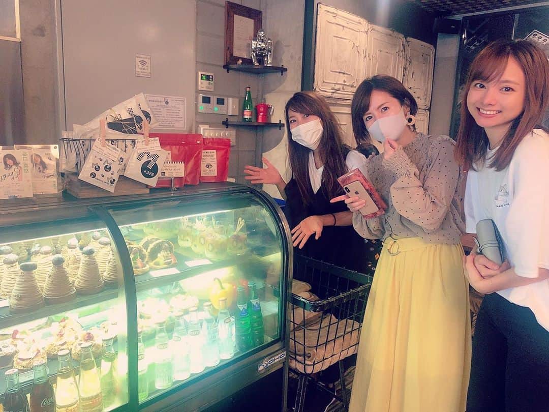 のインスタグラム：「#mona と#mondialkaffee328 様の コラボ商品を食べに行ったら、 彩葉ちゃんとはるちゃん居た😍！  今日も素敵な1日になりそうだっ♡  #堀江カフェ #カフェ好きな人と繋がりたい #浜田真衣 #japanese #instagood #instalike #instapic」