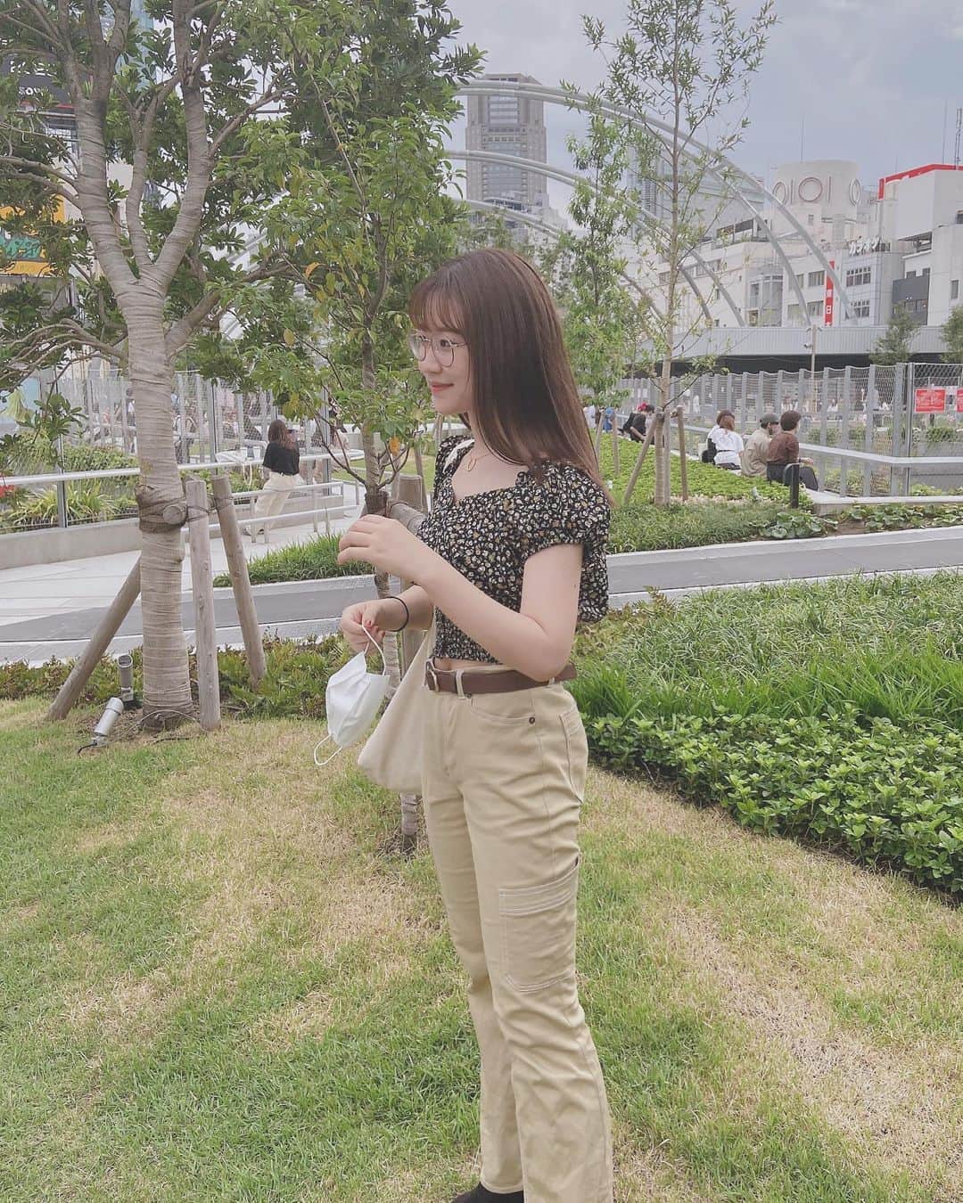 虹香のインスタグラム：「︎︎︎︎︎☺︎﻿ 秋服を載せ始める前に、、﻿ 載せてなかった夏服🌴﻿ ﻿ これは宮下パーク行った時の写真〜 ﻿ #ootd #fashion #coordinate﻿ #宮下パーク #miyashitapark」