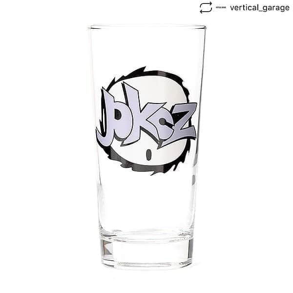 DJ DARUMAのインスタグラム：「このロゴめっちゃ気に入ってます⚙️ #Repost /// @vertical_garage  【PKCZ】9.26(SAT)ON SALE  PKCZのニューグラフィックアイテムが 9/26(土)にVERTICAL GARAGE WEB STORE (12:00 PM Japan Standard Time) ＆ VERTICAL GARAGE各店舗にて 発売となります！！  @pkcz_official   #PKCZ #MetalSawLogo #VerticalGarage」