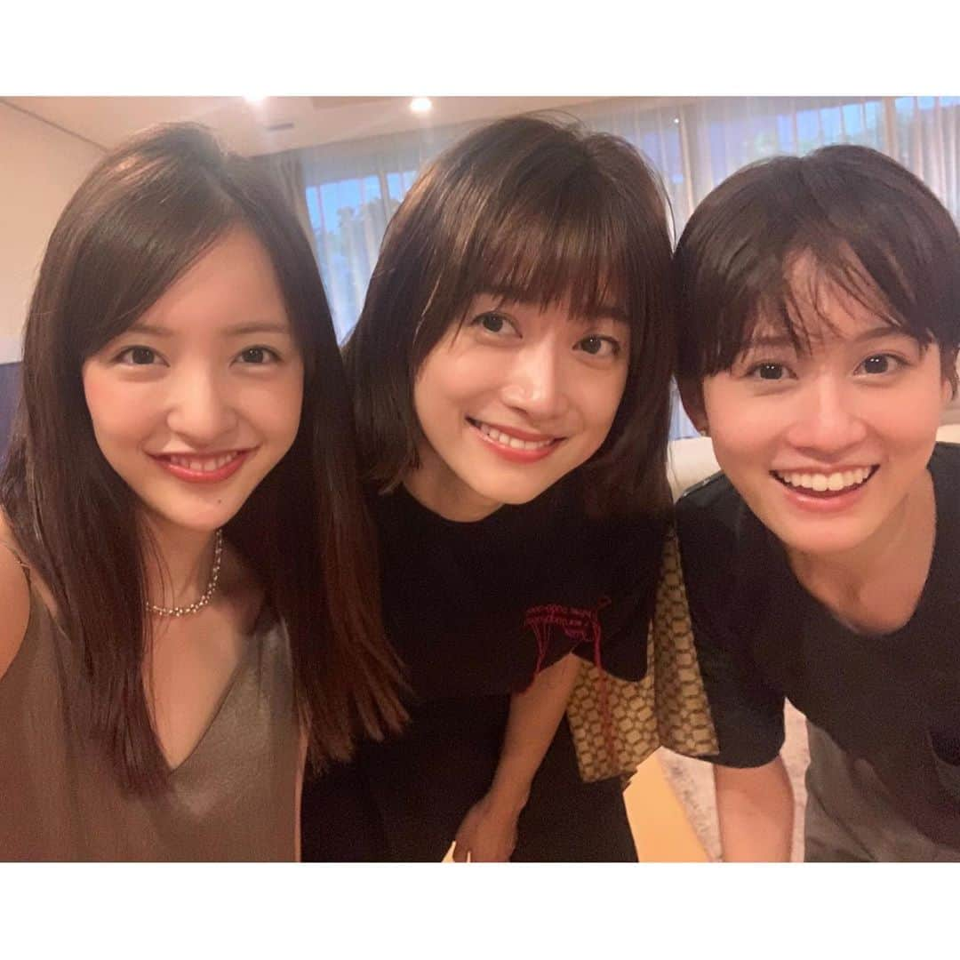 板野友美さんのインスタグラム写真 - (板野友美Instagram)「ヨンちゃんと敦子とランチ🍽 大好きな2人です🥰 よく会ってるのに、話が尽きなくて 2人とも、ママなのに本当に綺麗❤️  @coel_y のマスク、オシャレで つけ心地がいいのでお気に入り✨✨ ヨンちゃん、ありがとう😍  いつも2人に人生相談してます。笑」9月26日 15時38分 - tomo.i_0703