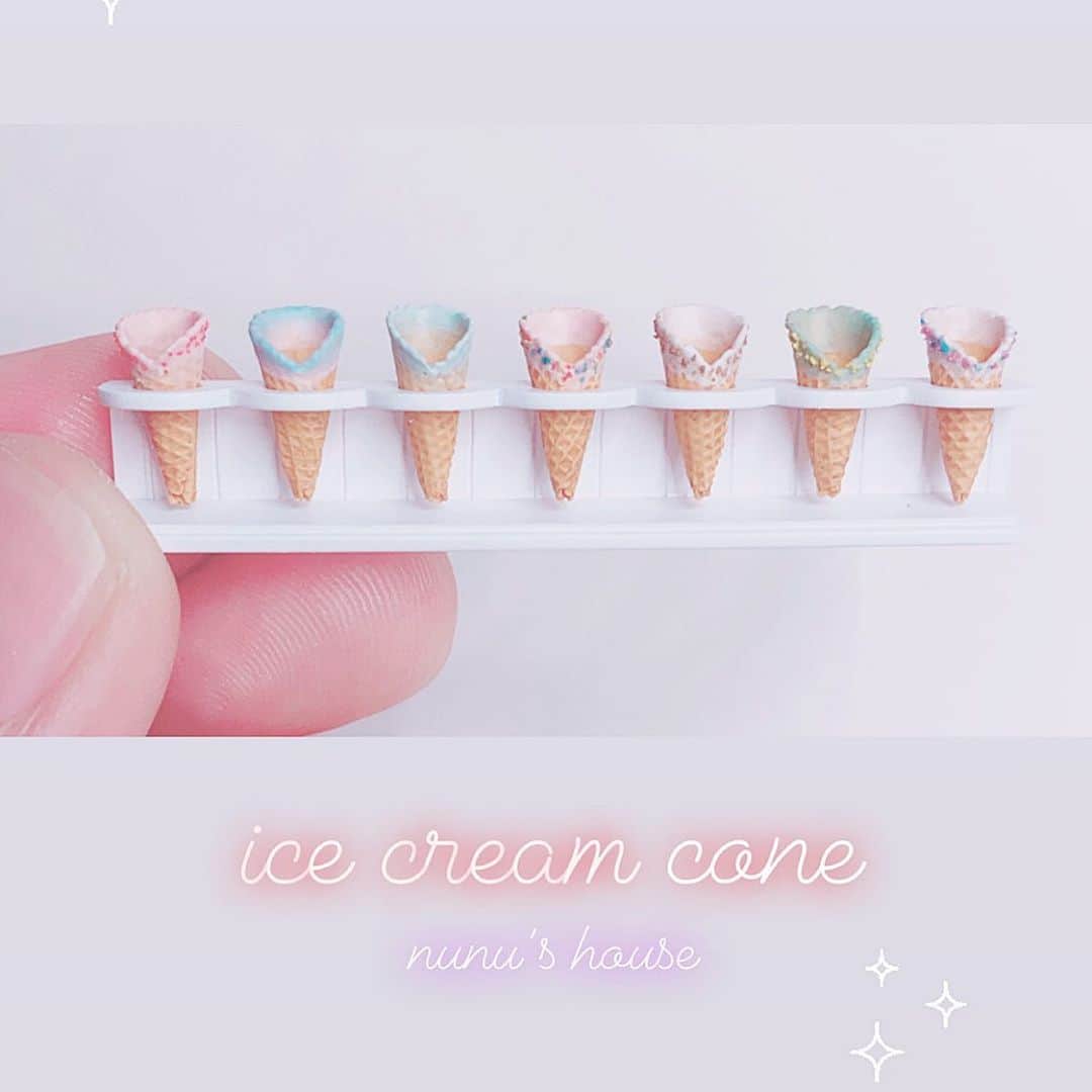 のインスタグラム：「✨ ストーリーにもあげましたが アイスのコーンを作りました🍨 もうすっかり涼しくなりました🍁  #nunushouse #miniature #田中智#ミニチュア#アイス」