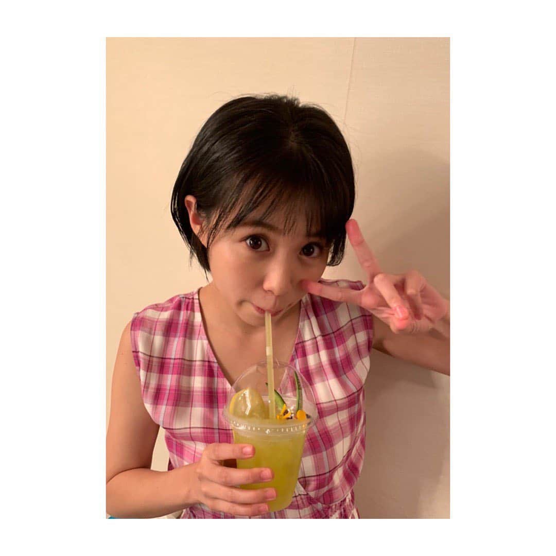 Juice=Juiceさんのインスタグラム写真 - (Juice=JuiceInstagram)「高木紗友希です♩ さゆぴょんの大大大好きなメロンジュース🍈🍋 アンコールバースデーイベントに来てくれるみんな！飲んでね！！！ #juicejuice #高木紗友希」9月26日 16時06分 - juice_juice_official