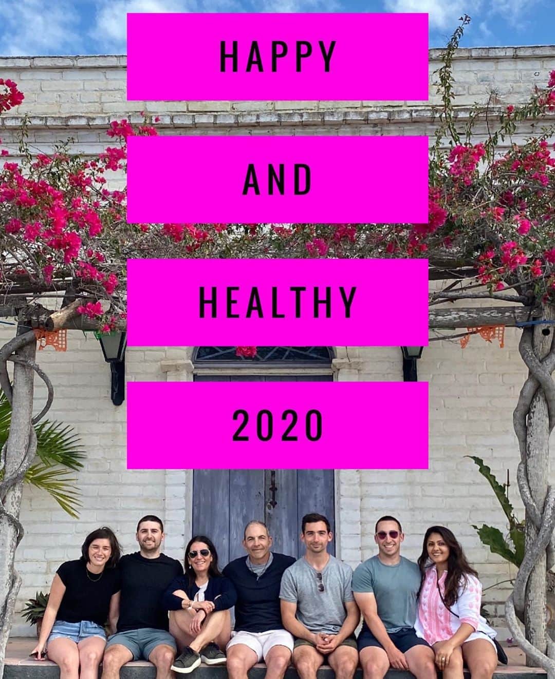 ボビー・ブラウンのインスタグラム：「We had such good intentions. Wonder what we will say in 2021. Ok. Let’s at least make your current foot print where ever you are happy and healthy.#family #love」