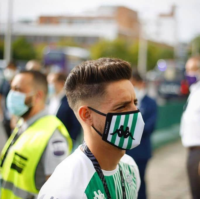 レアル・ベティスさんのインスタグラム写真 - (レアル・ベティスInstagram)「🚌🏠🙌  #DíaDeBetis #RealBetisRealMadrid」9月27日 3時01分 - realbetisbalompie