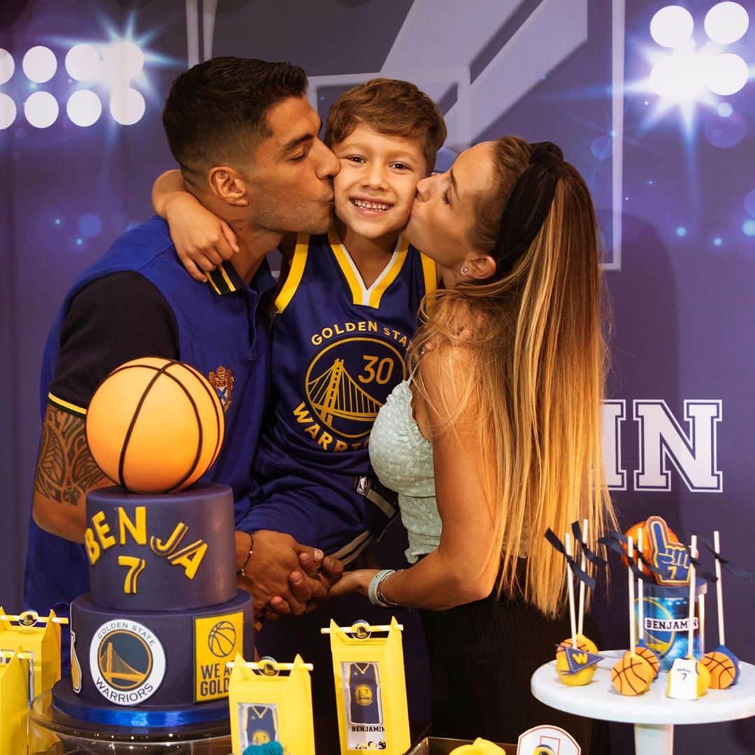 ソフィア・バルビのインスタグラム：「Feliz cumple 7 mi rey! Te amo!」