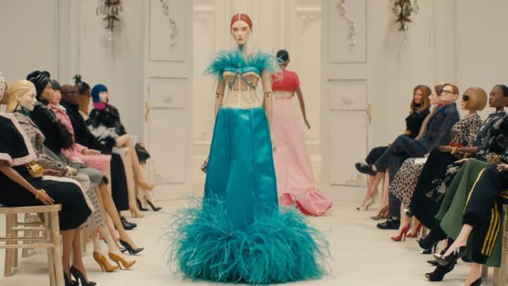 ジェレミー・スコットのインスタグラム：「HERES A SNEAK PEEK BEHIND THE CURTAIN OF THE MAKING OF MY FILM FOR MOSCHINO !」