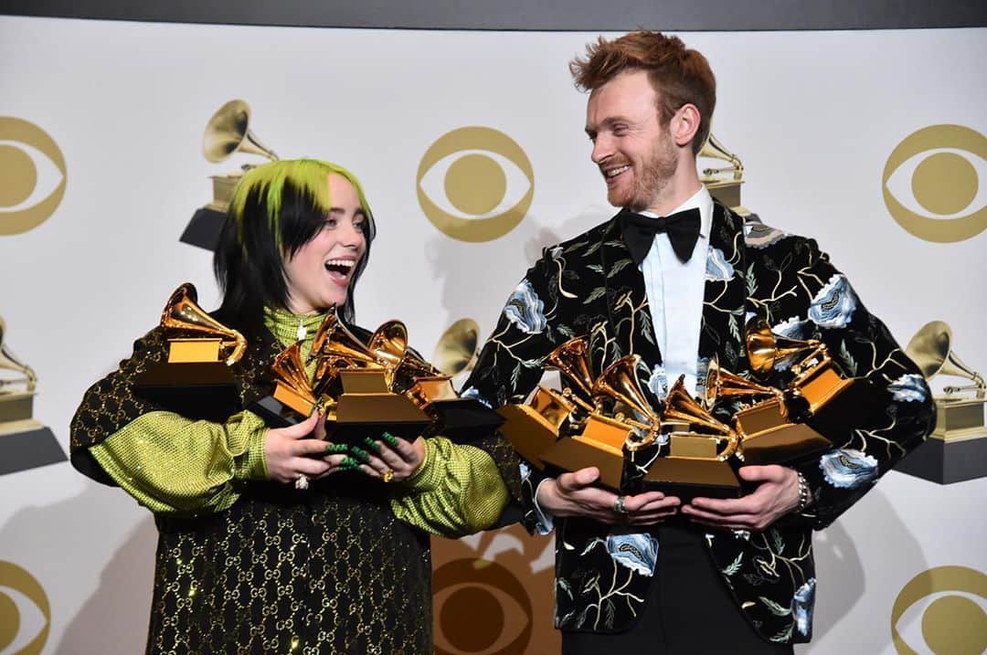 The GRAMMYsさんのインスタグラム写真 - (The GRAMMYsInstagram)「REMINDER 🗓 The 63rd #GRAMMYs will take place on January 31, 2021. ✨ Click the link in our bio for more details and drop a 🎵 if you'll be watching.」9月27日 1時48分 - recordingacademy