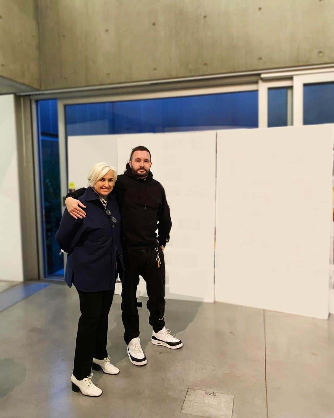キム・ジョーンズのインスタグラム：「Ready to go @silviaventurinifendi @fendi women’s ❤️❤️❤️」