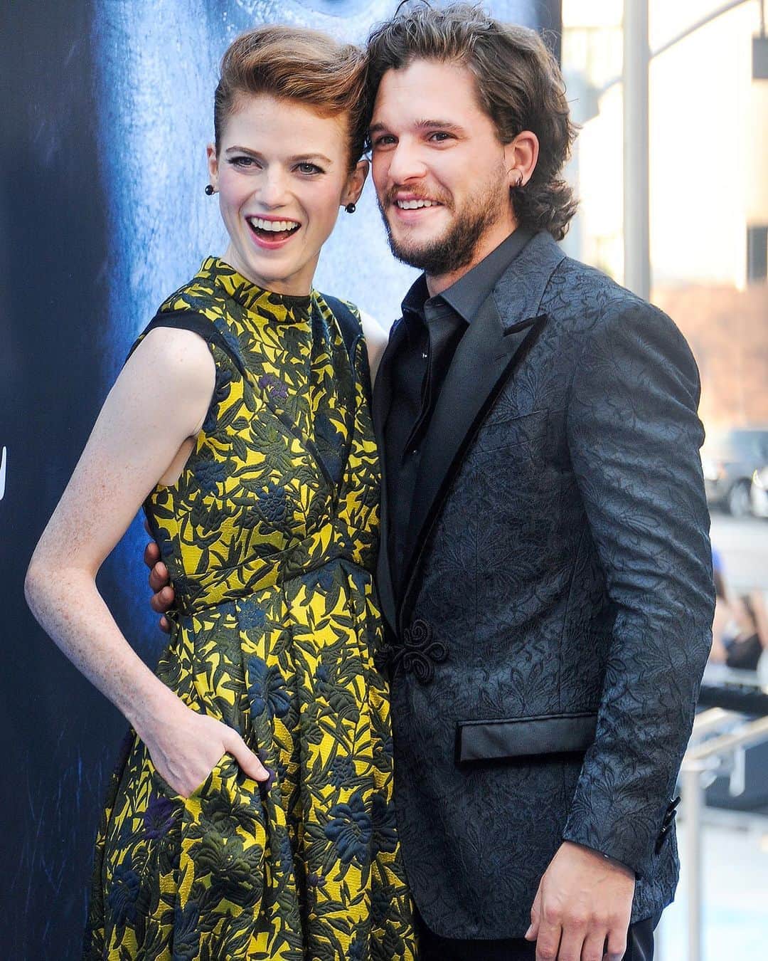 People Magazineさんのインスタグラム写真 - (People MagazineInstagram)「A baby is coming! 🍼 #GameofThrones stars Rose Leslie and Kit Harington are expecting their first child together. ❤️ Tap the link in bio for everything we know. 📷: Gregg DeGuire/WireImage」9月27日 2時22分 - people