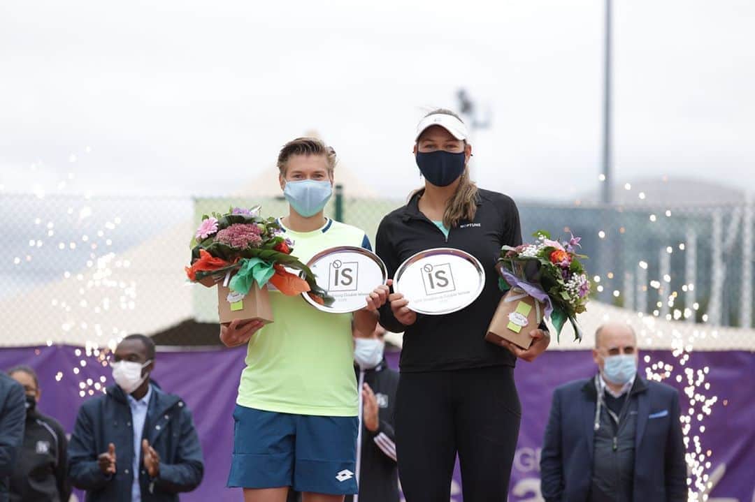 WTA（女子テニス協会）さんのインスタグラム写真 - (WTA（女子テニス協会）Instagram)「Congratulations to your 2020 @wta_strasbourg doubles champions: @nmelicha and @demischuurs! 🏆🏆」9月27日 2時32分 - wta