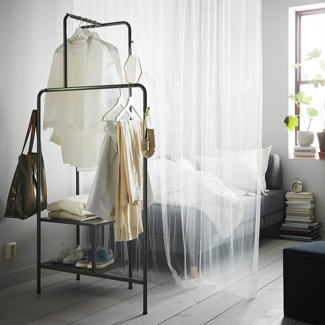 IKEA USAさんのインスタグラム写真 - (IKEA USAInstagram)「Try a new look to organize your bedroom!  From wall-covering storage to room dividers and wardrobes, you'll be able to keep everything in check.」9月27日 2時39分 - ikeausa