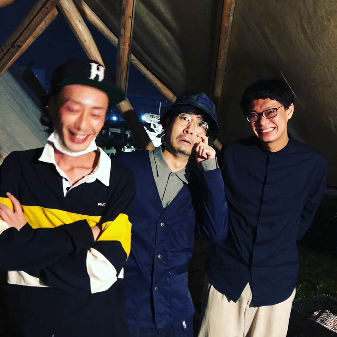 福井俊太郎のインスタグラム：「キングオブコント2020第8位 #応援してくれてた方々ありがとうございました #結果は奮いませんでした #が #まだまだ通過点 #人生は長いですから #面白くなって #来年リベンジや #今後とも目をかけてやってください #BBQ場での打ち上げでの写真です #低くねっとりした声で」