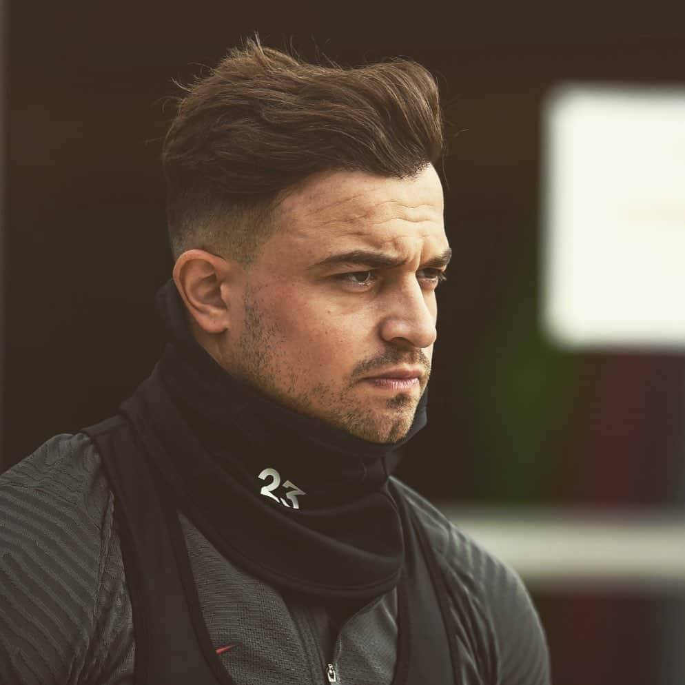 ジェルダン・シャチリのインスタグラム：「Focused. 💪🏼#XS23 #LFC #YNWA」