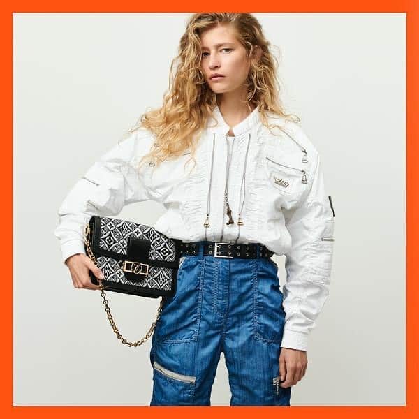 ニコラ・ジェスキエールさんのインスタグラム写真 - (ニコラ・ジェスキエールInstagram)「CHAPTER 2 of @louisvuitton campaign  shot by me ! Many thanks to all these inspiring  individuals ❤️」9月27日 2時47分 - nicolasghesquiere