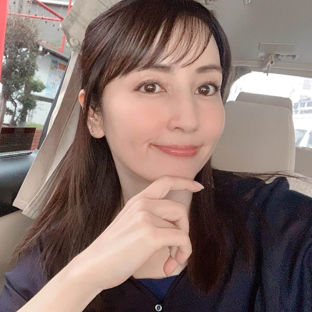 矢田亜希子さんのインスタグラム写真 - (矢田亜希子Instagram)「今日は突如インスタライブをやってみました。また突然やるかもしれないのでのぞいてみてくださいね♡ #初の#インスタライブ#まさかの車内で#ドラマのロケの合間に#1時間話してたね#まさかの充電切れ#ドラマ#撮影」9月26日 18時24分 - akiko_yada