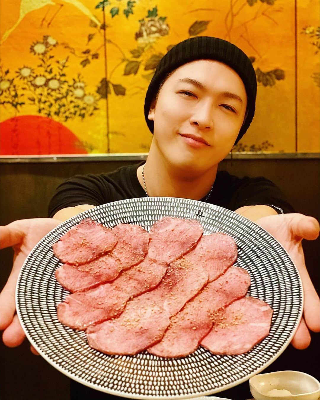 ko-daiさんのインスタグラム写真 - (ko-daiInstagram)「.  B-PASS 2020年11月号にて 「僕の焼肉の食べ方」 コラム書かせてもらいました‼️ . 9月26日（土）発売なので、 是非ゲットしてください😊✨ . #ソナポケ #ko_dai #焼肉 #焼肉ミツクニ #さいくー」9月26日 18時38分 - sonapoke_kodai