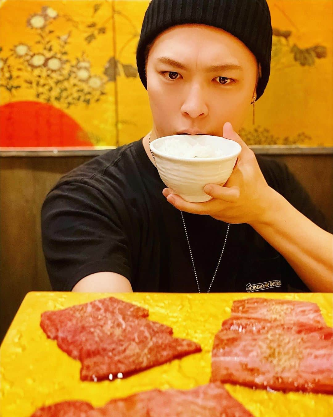 ko-daiさんのインスタグラム写真 - (ko-daiInstagram)「.  B-PASS 2020年11月号にて 「僕の焼肉の食べ方」 コラム書かせてもらいました‼️ . 9月26日（土）発売なので、 是非ゲットしてください😊✨ . #ソナポケ #ko_dai #焼肉 #焼肉ミツクニ #さいくー」9月26日 18時38分 - sonapoke_kodai