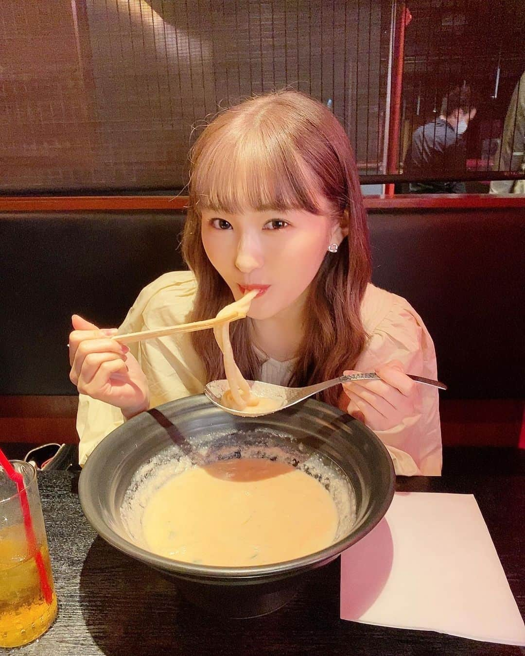 川上礼奈さんのインスタグラム写真 - (川上礼奈Instagram)「. 10月3日『川上礼奈25歳お誕生日イベントライブ&トークショー』in大阪❤️  イベントで使う動画の撮影してきたよ〜😳🍜✨ 当日楽しみにしてて下さい！🤍 まだチケットあるのでもし良かったら 遊びに来てくださいね😍✨  昼の部 https://t.livepocket.jp/e/renapyon_1003  夜の部 https://t.livepocket.jp/e/renapyon_1003_2」9月26日 18時46分 - kawakami_rena