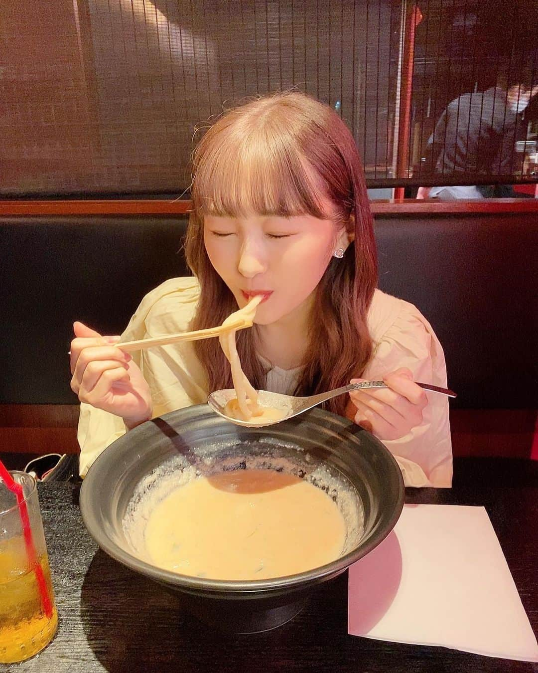 川上礼奈さんのインスタグラム写真 - (川上礼奈Instagram)「. 10月3日『川上礼奈25歳お誕生日イベントライブ&トークショー』in大阪❤️  イベントで使う動画の撮影してきたよ〜😳🍜✨ 当日楽しみにしてて下さい！🤍 まだチケットあるのでもし良かったら 遊びに来てくださいね😍✨  昼の部 https://t.livepocket.jp/e/renapyon_1003  夜の部 https://t.livepocket.jp/e/renapyon_1003_2」9月26日 18時46分 - kawakami_rena