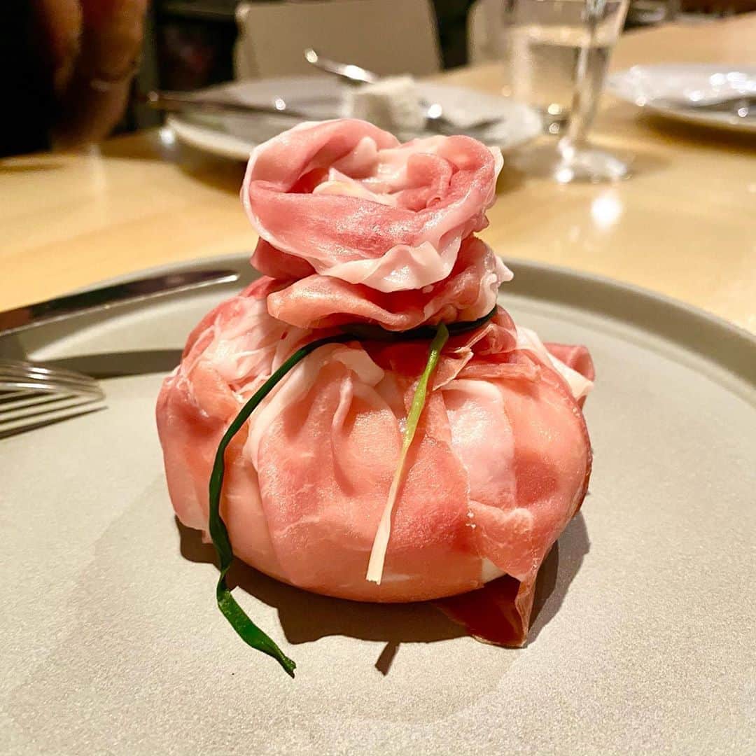 野本愛のグルメインスタ