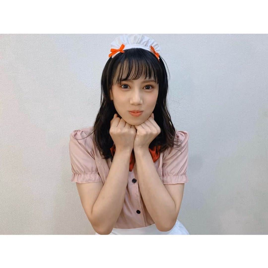 山本千尋のインスタグラム：「この週末も『誰かが、見ている」ね💘 二朗さんと高嶋さんと私。3人のメイドリアンを何卒！！何卒ーーー！！！  #詳しくは #誰かが見ている #第3話にて #2枚目のお写真は #三谷さんリクエストポーズ #スチールカメラマンさんが #しっかり収めて下さっておりました #なかなか恥ずかしい投稿 @darekagamiteiru」