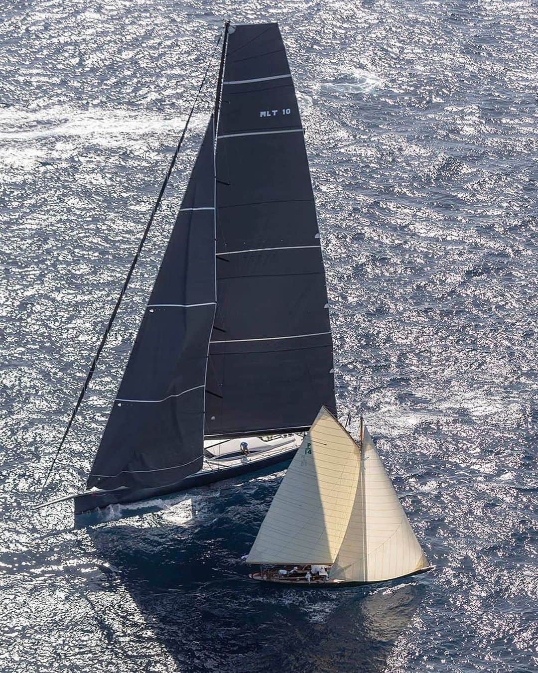 オールバーブラウンのインスタグラム：「Lucky enough to be in St Tropez this weekend? The famous classic Les Voiles regatta starts today, bringing in 300 yachts, both ancient and modern, for a week of maritime madness. Make sure you swing by our store in St. Tropez which is open for all your sailing style needs. ⛵️ 📍 1 Rue Henri Seillon St Tropez 83990 #StTropez #DoseOfSun #OBsAroundTheWorld #OrlebarBrown」