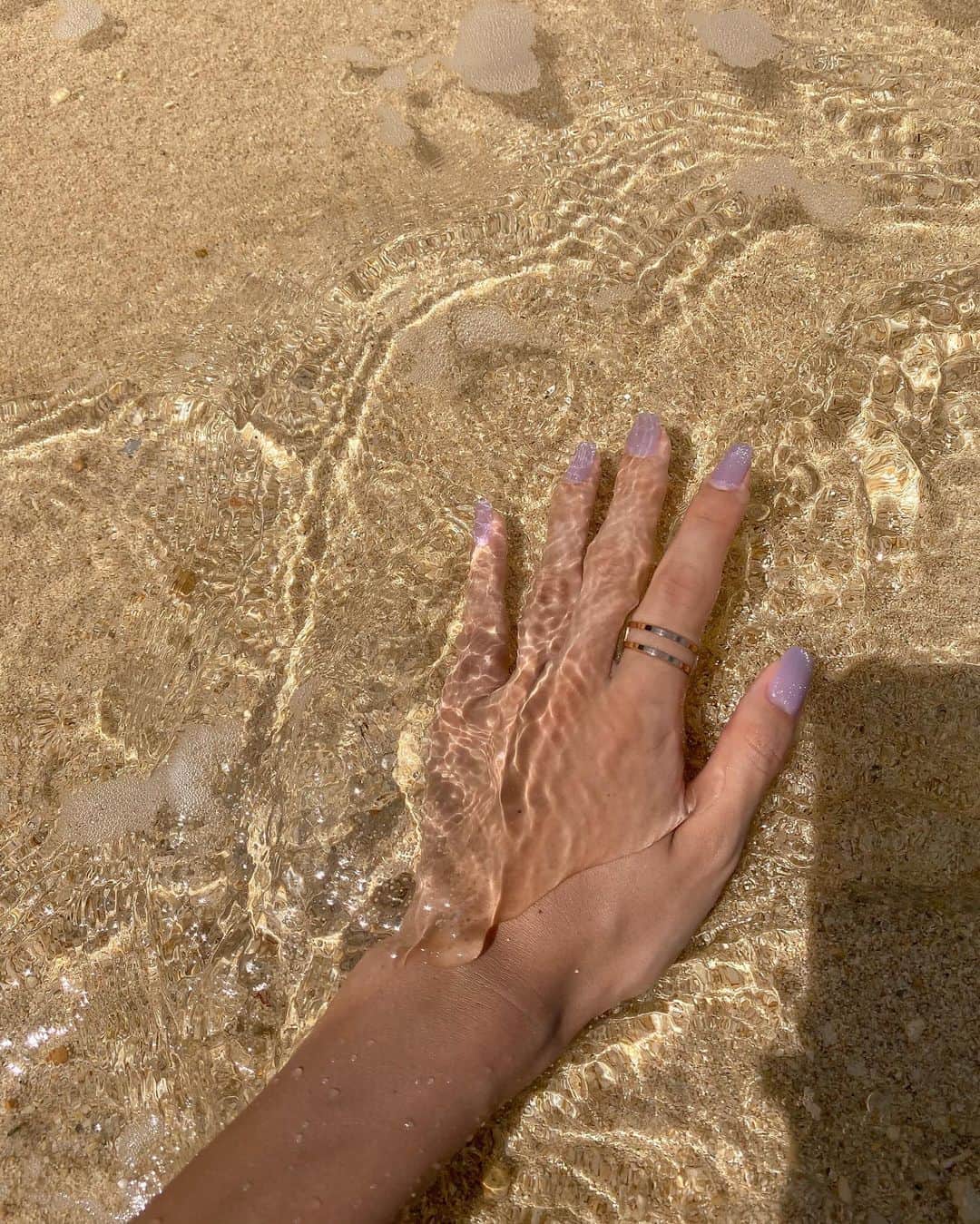 YUKIさんのインスタグラム写真 - (YUKIInstagram)「🐬💜 . Nails @mayuna___nail @deicy_shinjuku  #nails #beach #summer」9月26日 19時18分 - 001y_k_