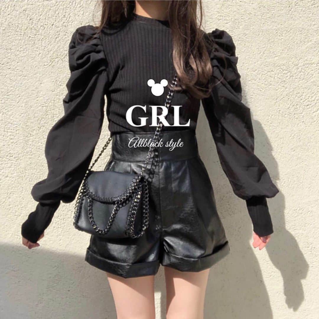 Pressさんのインスタグラム写真 Pressinstagram プチプラ ディズニーコーデ ㅤㅤ テーマパークに行く時 は普段できない格好を ちょっとコスチュームっぽい感じが かわいい 被りにくいし目立って可愛い 甘めの白とカッコいい黒2パターン