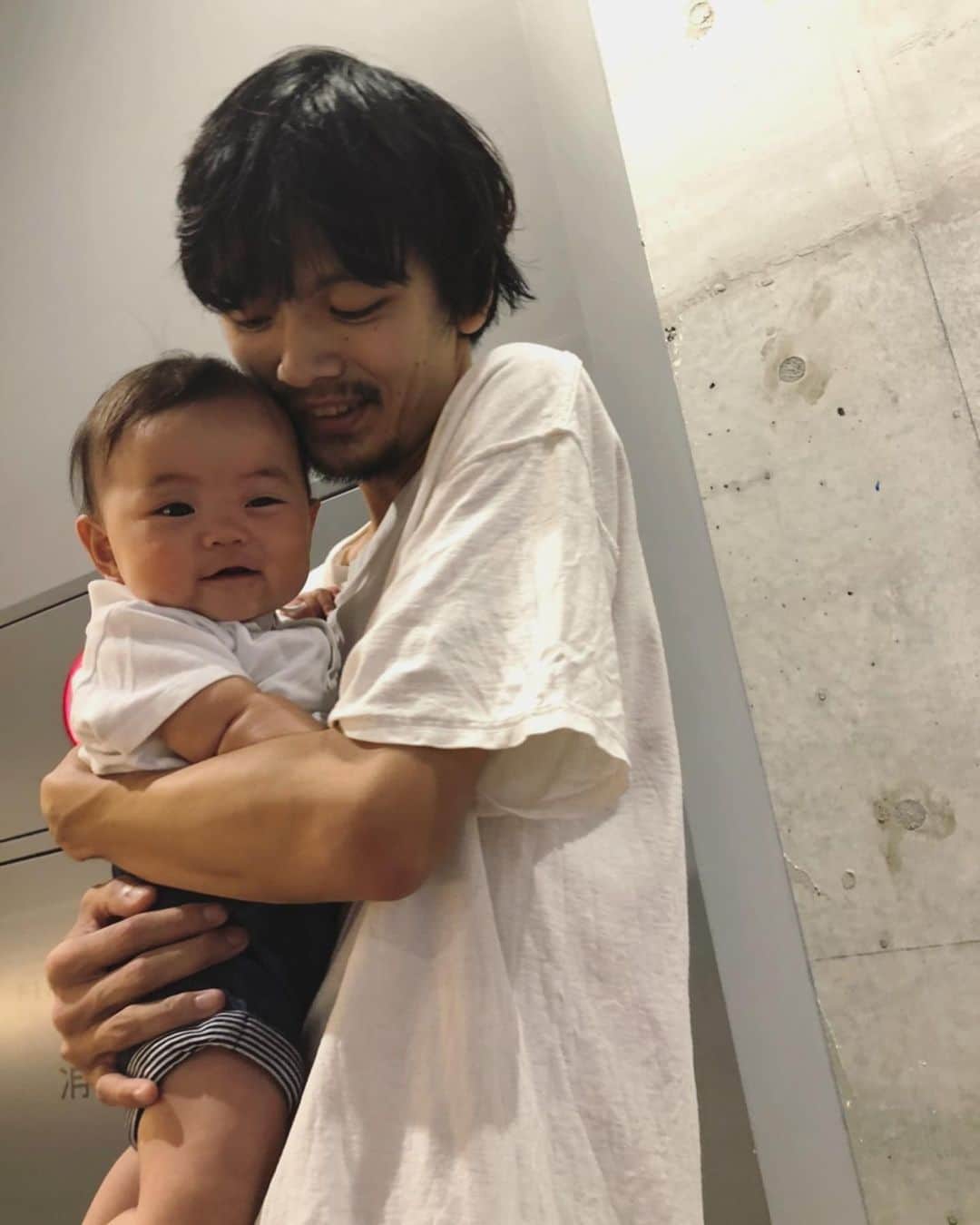 長坂 睦生さんのインスタグラム写真 - (長坂 睦生Instagram)「愛おしすぎた☺️ お腹の中にいた頃に会ったの覚えてたかな？」9月26日 19時38分 - mutsukinagasaka