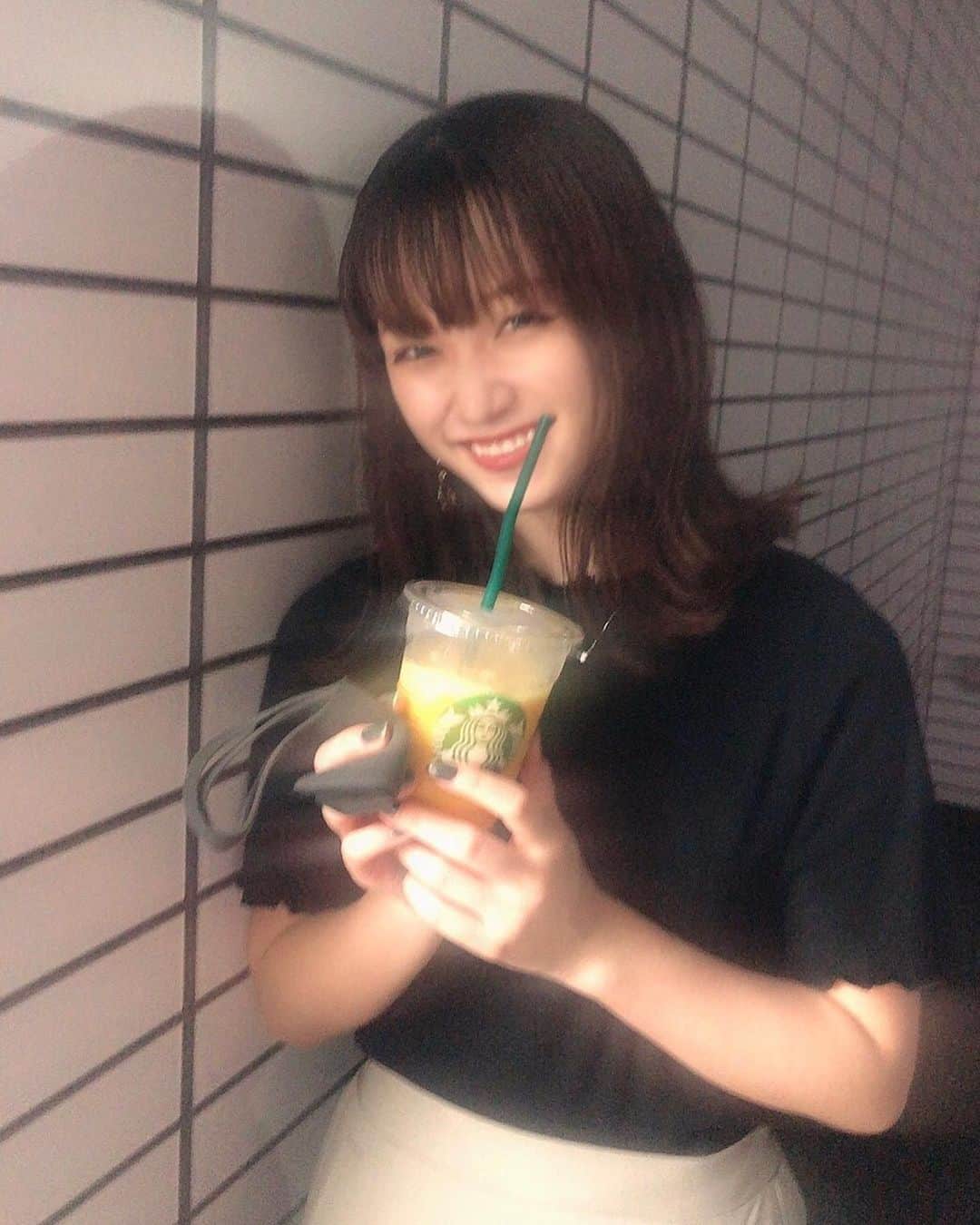 遠藤みゆのインスタグラム：「マンゴーフラッペ❤︎ これは1年くらい前に初めて飲んで 美味しくてよく飲んでしまうの☺︎ . カロリーも低めだからそこまで罪悪感なく飲めるのよってお話✌︎ . ふふふ😌 これからはマスク生活が嬉しくなりそうな季節がそろそろ来そうですね☺️」