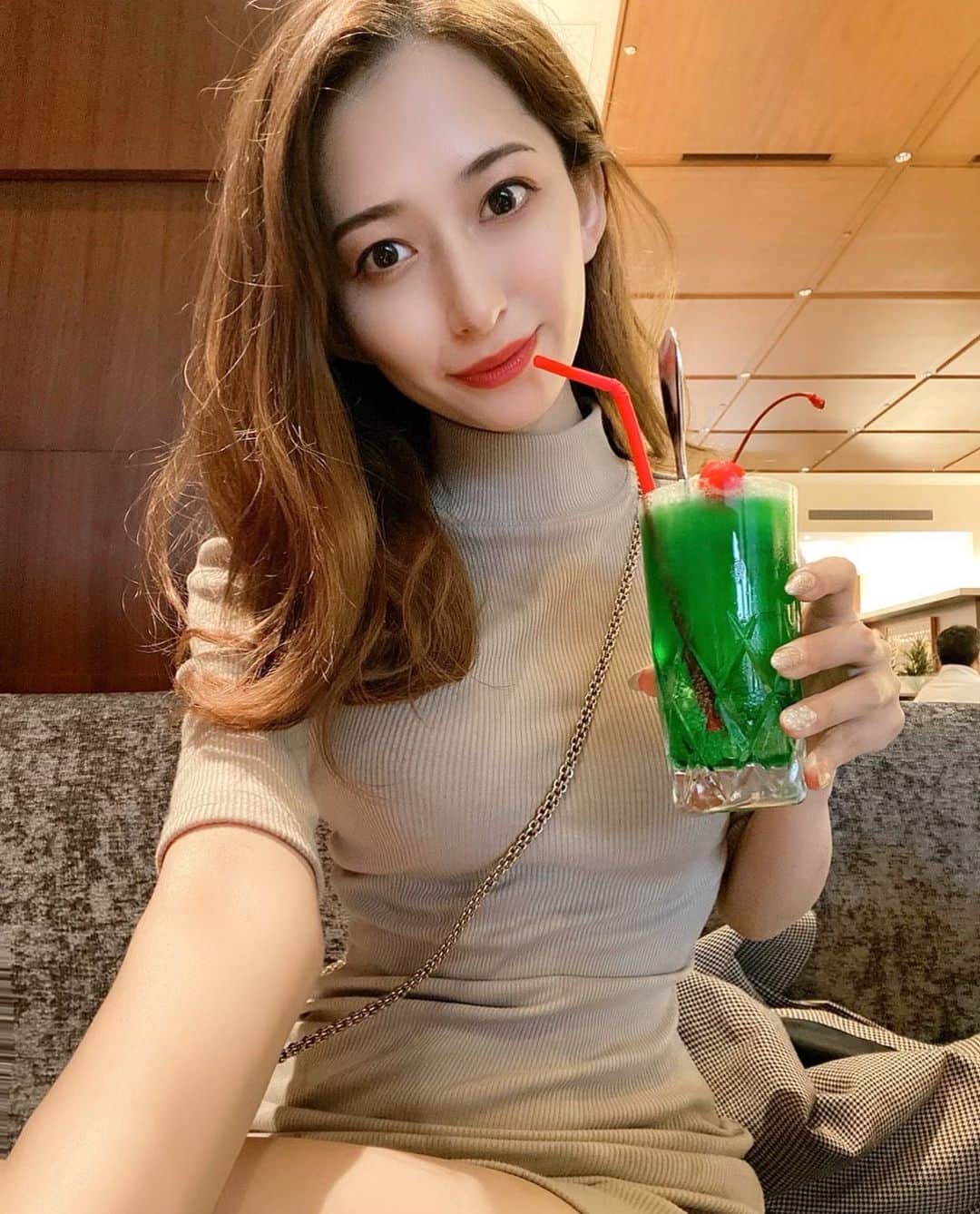 FUMIのインスタグラム：「.﻿ ﻿ メロンクリームソーダだいすき🍈💗﻿ ﻿ お久しぶりの投稿です☺️ ばっちばちに生きてます☺️﻿ ﻿」