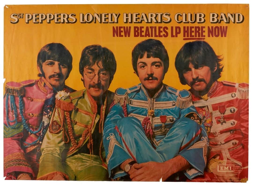 サザビーズさんのインスタグラム写真 - (サザビーズInstagram)「The Beatles' eighth studio album, Sgt. Pepper's Lonely Hearts Club Band, marked a crucial moment for the band, bridging the gap between pop music and art.   Released on 1 June 1967 in the UK and the following day in the US, it raced to number one on both sides of the Atlantic, spending 27 weeks at number one in the UK and 15 weeks in the US. Radio stations scrapped their planned scheduling and began to play the album in full, uninterrupted from start to finish, instead. The Summer of Love had truly begun. ☀️ 💛  This rare original promotional poster by E.M.I., printed in Great Britain, is on offer as part of The Beatles sale until October 1 (est. £3,000-5,000).  #TheBeatles #SothebysBooks」9月26日 20時00分 - sothebys
