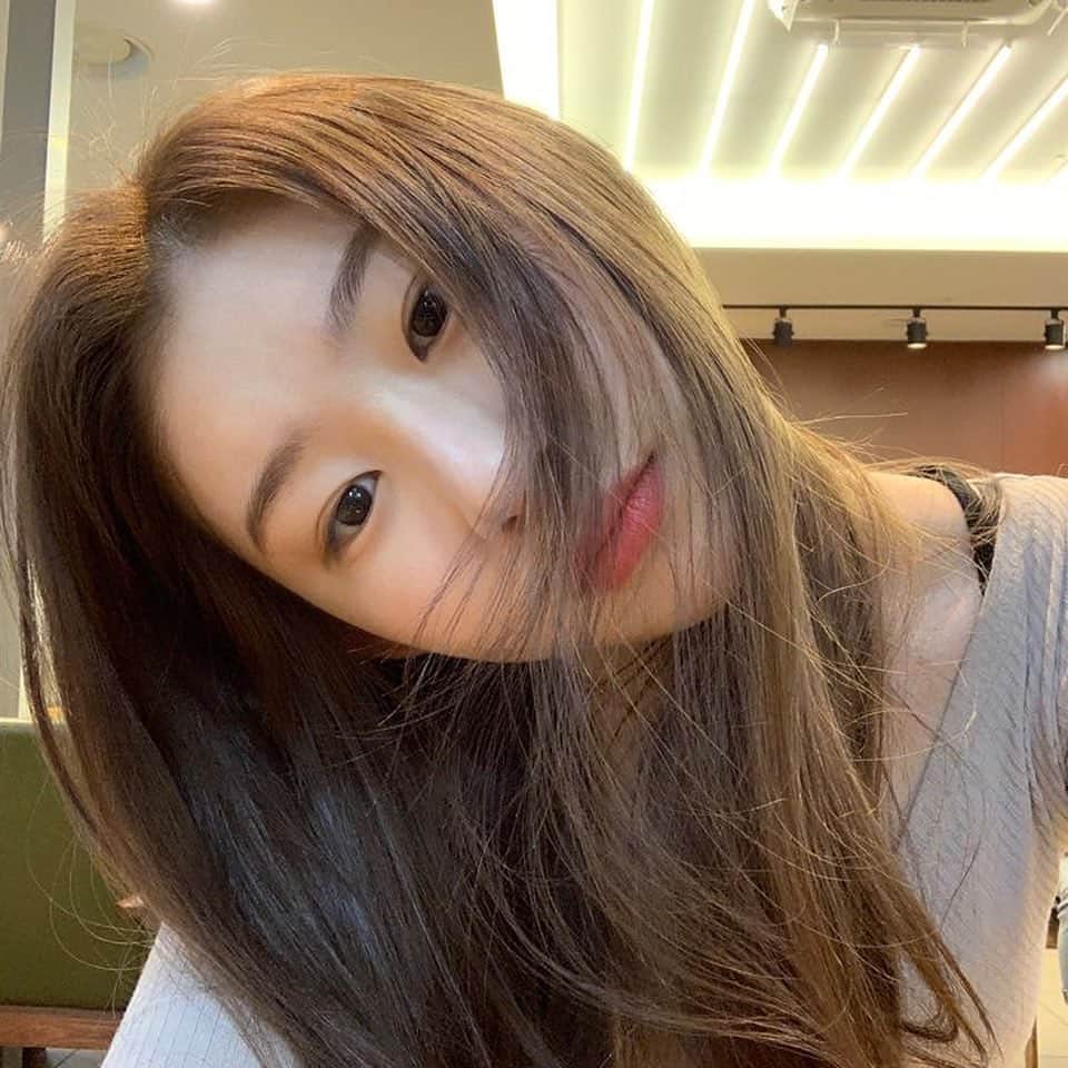 チェリョンのインスタグラム：「everyone has a crush on this girl  #있지 #ITZY #채령 #CHAERYEONG #MIDZY⁣⠀」