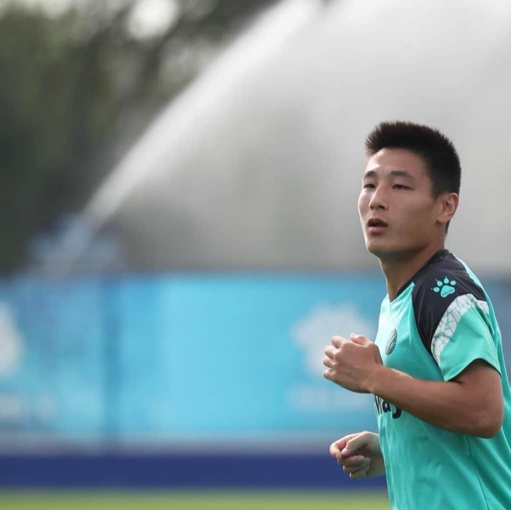 RCDエスパニョールさんのインスタグラム写真 - (RCDエスパニョールInstagram)「¡Garra, energía, esfuerzo! 💪📸 ¡Mañana, partido en Oviedo!  #RCDE  #RealOviedoEspanyol」9月26日 20時10分 - rcdespanyol