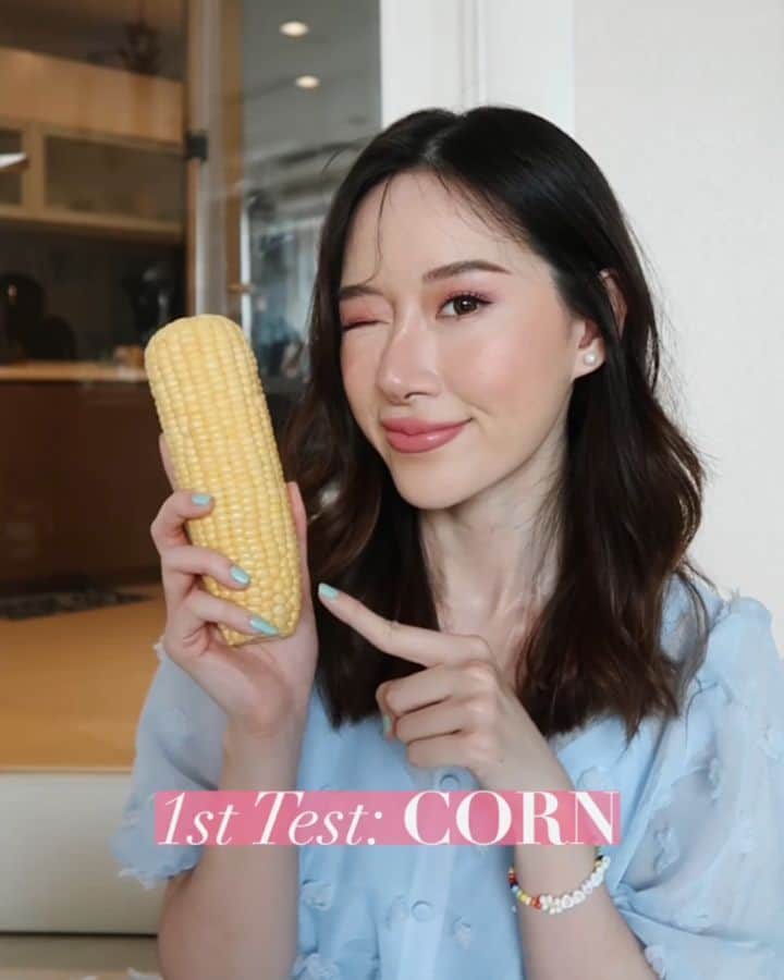 エリッサ・ヤマダのインスタグラム：「{ o r a l  c a r e } Pertama kali beli + cobain sikat gigi Systema itu pas aku jalan2 ke Jepang tahun 2015 (#kangenjepang 😭). Awalnya karna tertarik sama kepala sikatnya yang kecil, eh ternyata dipakainya juga nyaman banget! Akhirnya sampai sekarang udah ga ganti2 merk lagi deh 😆  Nah, @systemaoralcare baru aja keluarin produk baru nih, yaitu Systema Active Clean! Kepala sikatnya 1,4 kali lebih lebar (bukan panjang ya), jadi bisa menjangkau gigi lebih luas. Selain itu, bulu sikatnya mengandung 3 poin penting, yaitu soft, slim and strong! Jadi, nggak hanya aman buat gusi (soft), tapi juga bisa membersihkan sela-sela gigi secara maksimal berkat slim and strong bristles yang menggunakan 100% double-tapered filaments! No wonder Systema is Japan’s number-one oral hygiene brand! 💖  Let's take good care of our teeth, because if we don't, we might end up with not only bad breath, but also bad teeth (and gums) eventually! 😬」