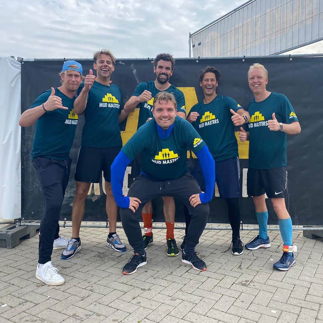 ヨス・ホーイフェルトのインスタグラム：「21km Biddinghuizen Mudmasters #beastmode #nevergiveup #neverbackdown」