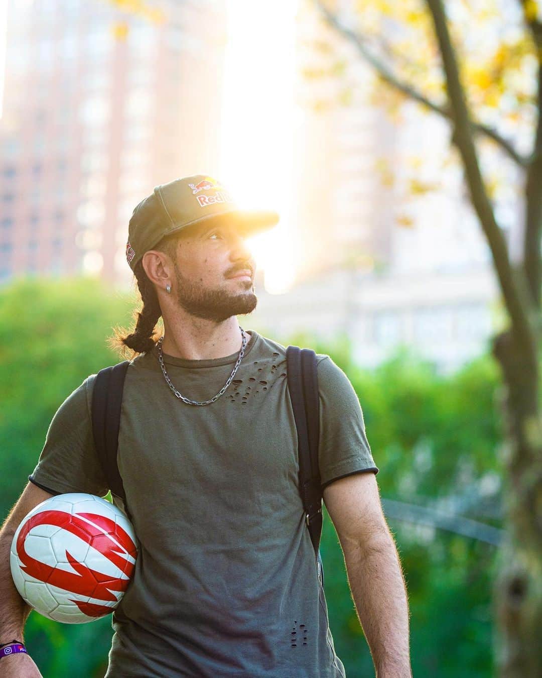 ショーン・ガルニエのインスタグラム：「Play ball this week end ? @urbanball  #seangarnier #seanfreestyle #urbanballer  📸 @tomredsk」