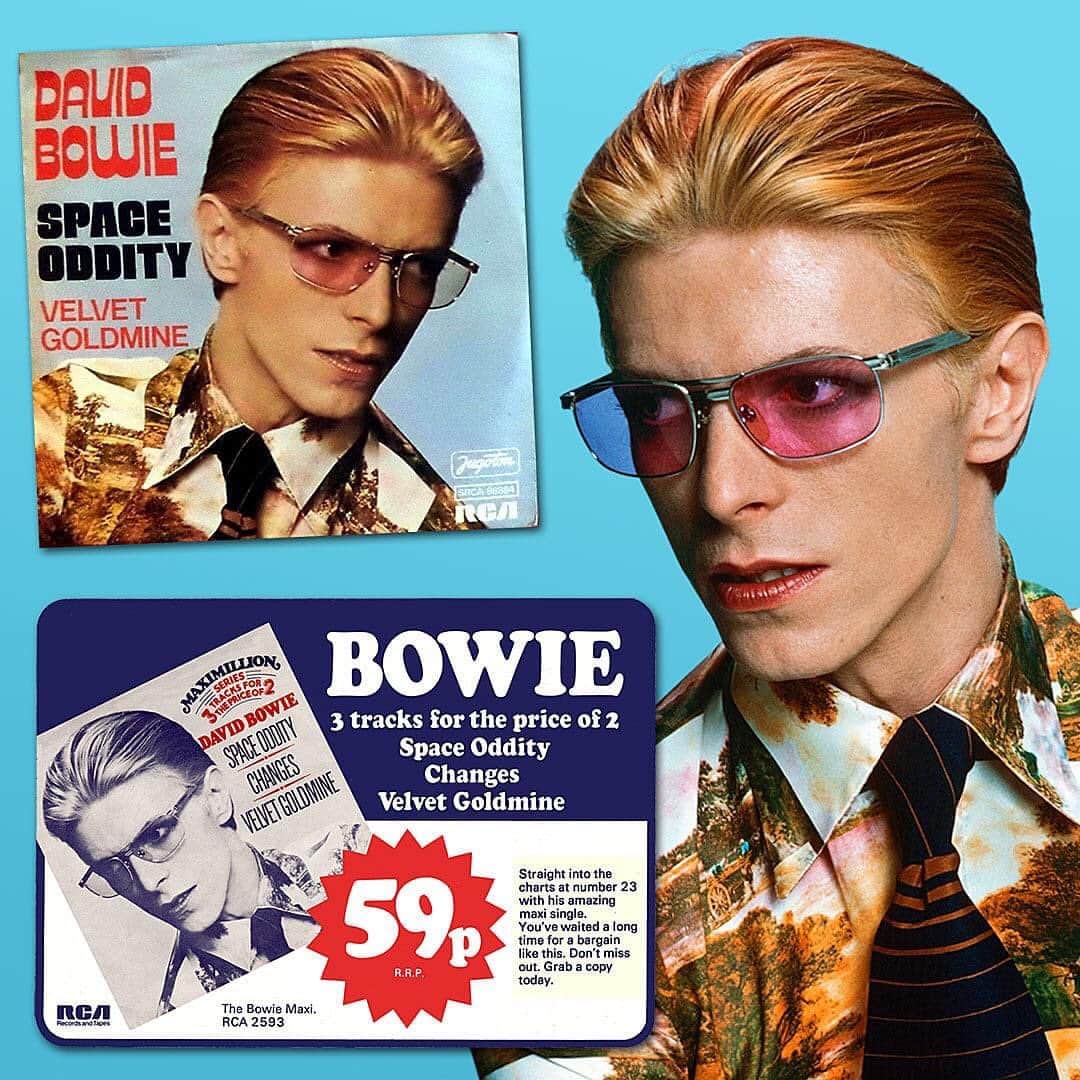 デヴィッド・ボウイさんのインスタグラム写真 - (デヴィッド・ボウイInstagram)「SPACE ODDITY 45 REISSUED 45 YEARS AGO TODAY   “I’ll be your King Volcano...”   In the very same week that David Bowie achieved his first ever #1 US single with Fame (September 20th, 1975), RCA issued the Space Oddity EP. Though the original 1969 Philips issue furnished Bowie with his first top five hit in the UK, it was the 1975 reissue that gave him his first #1 UK single.   The 3-track EP was released forty five years ago today (September 26th, 1975), and that's the original 1975 UK press advert in our montage, along with Steve Schapiro's beautiful shot and the Yugoslavian sleeve, possibly the only country to utilise the full colour version of the shot, albeit reversed.   It’s easy to see why the single was such a success in the UK and other European territories. Space Oddity was already well-known and loved by even the most casual appreciator of Bowie’s back catalogue, as was one of the bonus tracks, Changes.   However, for the long-term fan, the previously unreleased Ziggy-era song, Velvet Goldmine (from where today’s lyric quotation was lifted), was too hard to resist. Originally recorded in November 1971, Bowie was a little peeved that the recording had been issued without his consent, complaining that it hadn’t even been mixed properly.   David’s gripes aside, the fans weren’t complaining at this 59 new pence, picture sleeve bargain.   #SpaceOddity45」9月26日 20時58分 - davidbowie