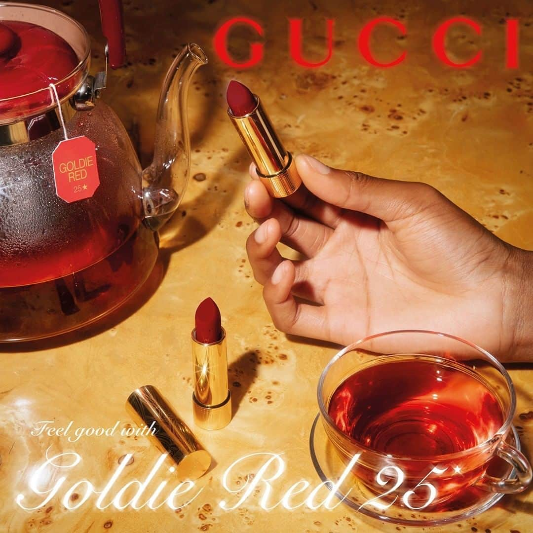 グッチさんのインスタグラム写真 - (グッチInstagram)「@guccibeauty’s starred lipstick color #GoldieRed25 is the protagonist of images and videos with catchy jingles captured by director @maxsiedentopf celebrating the signature shade available in satin—seen here, matte and sheer formulas. Discover more through link in bio. #GucciBeauty #AlessandroMichele」9月26日 21時00分 - gucci