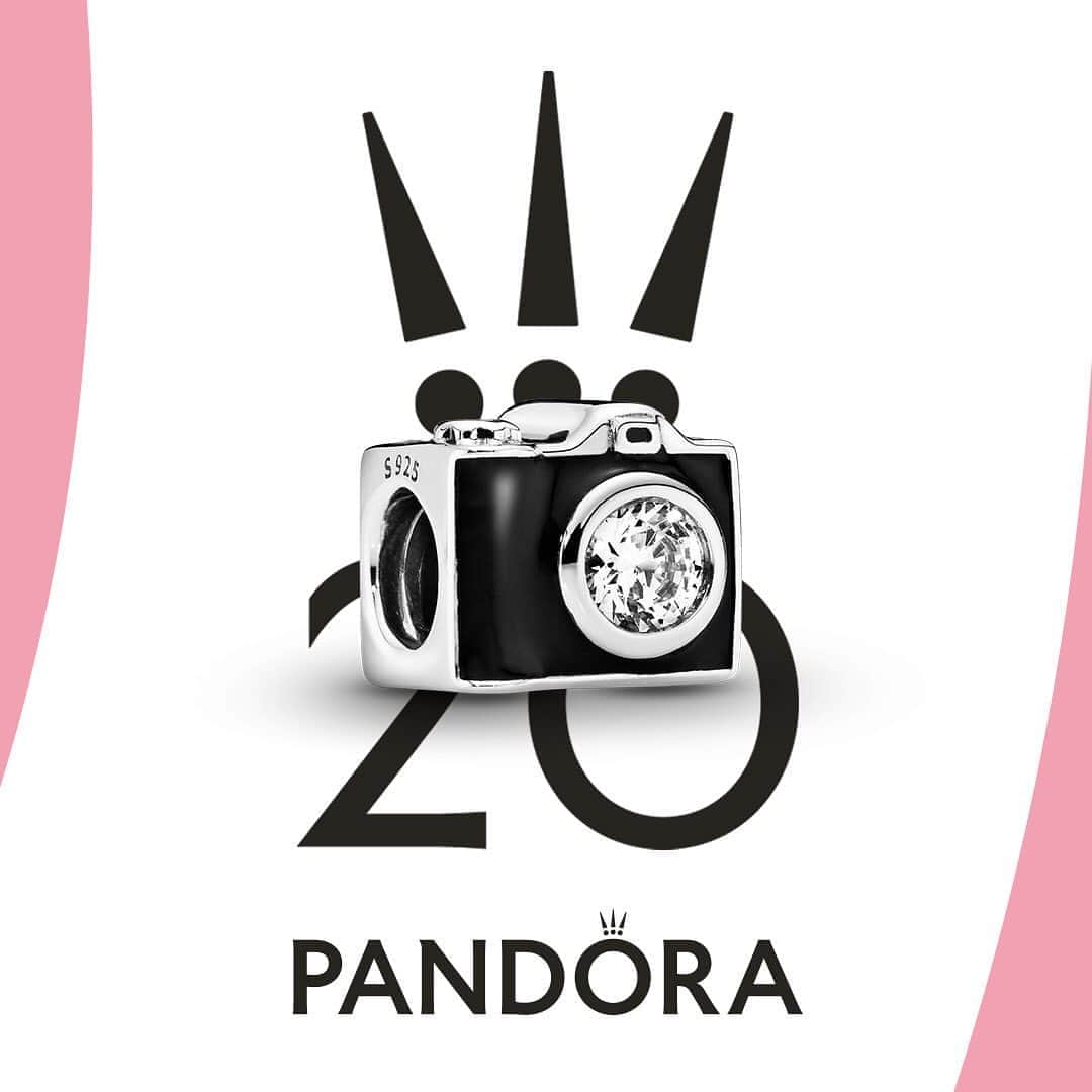 PANDORAさんのインスタグラム写真 - (PANDORAInstagram)「“First-time experiences are so magical because they are the beginning to a whole new way of experiencing life.” Feel inspired by Pandora Muse and Artist @tasyavanree to share the special charms that symbolise your memorable firsts with Voices of Pandora. #Pandora #VoicesOfPandora」9月26日 21時06分 - theofficialpandora