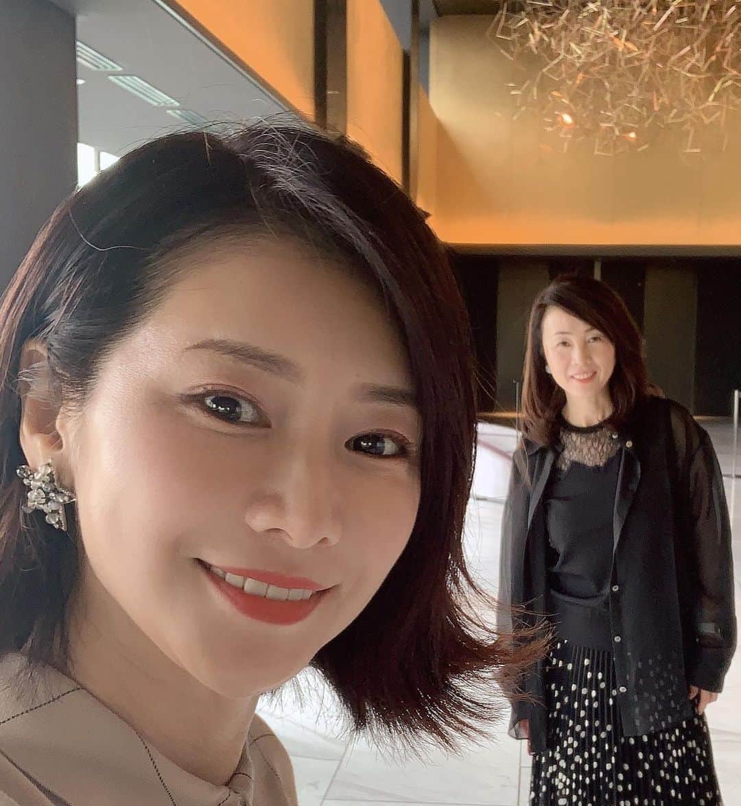 水谷雅子さんのインスタグラム写真 - (水谷雅子Instagram)「今日はりえさんとデート😊❤️ あっという間の一日でした✨✨✨ お腹いっぱいで晩御飯何にしょう…💦 #ザリビングルーム #thelivingroom  #モダンオリエンタル料理  #久しぶりのランチ#楽しい時間  #美味しい料理#あっという間の時間 #いつもありがとう #水谷雅子#水谷雅子beautybook50の私  @rie.s0404」9月26日 21時08分 - mizutanimasako