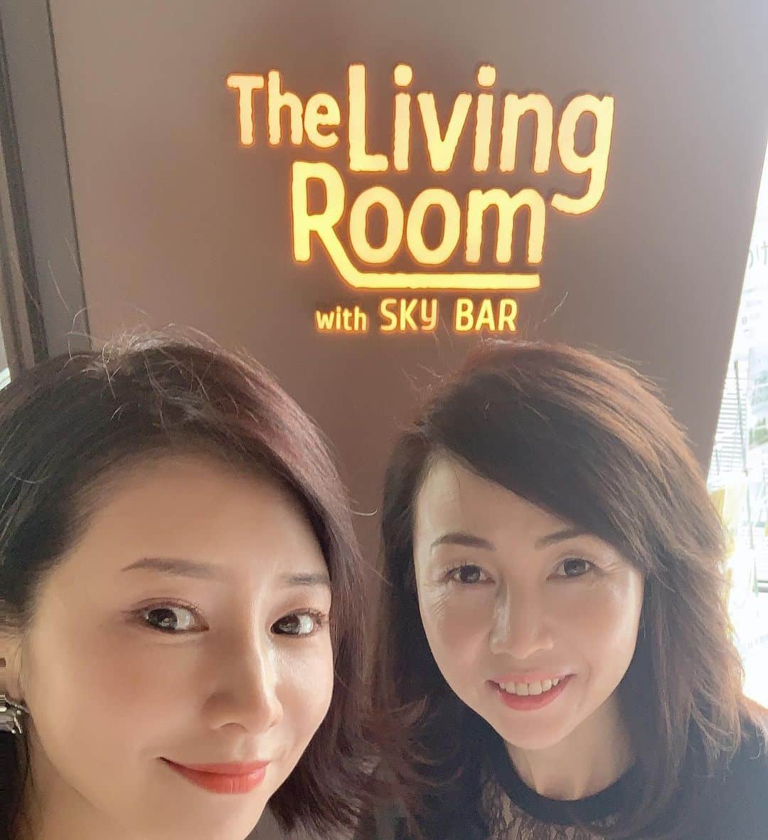 水谷雅子さんのインスタグラム写真 - (水谷雅子Instagram)「今日はりえさんとデート😊❤️ あっという間の一日でした✨✨✨ お腹いっぱいで晩御飯何にしょう…💦 #ザリビングルーム #thelivingroom  #モダンオリエンタル料理  #久しぶりのランチ#楽しい時間  #美味しい料理#あっという間の時間 #いつもありがとう #水谷雅子#水谷雅子beautybook50の私  @rie.s0404」9月26日 21時08分 - mizutanimasako