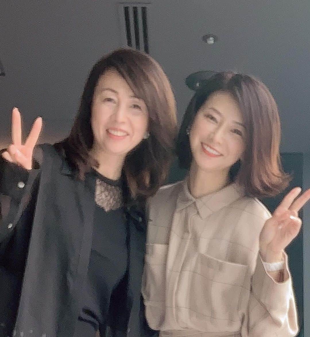 水谷雅子さんのインスタグラム写真 - (水谷雅子Instagram)「今日はりえさんとデート😊❤️ あっという間の一日でした✨✨✨ お腹いっぱいで晩御飯何にしょう…💦 #ザリビングルーム #thelivingroom  #モダンオリエンタル料理  #久しぶりのランチ#楽しい時間  #美味しい料理#あっという間の時間 #いつもありがとう #水谷雅子#水谷雅子beautybook50の私  @rie.s0404」9月26日 21時08分 - mizutanimasako