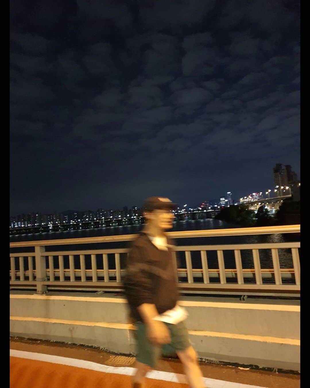 キム・ボムさんのインスタグラム写真 - (キム・ボムInstagram)「💦」9月26日 21時15分 - k.kbeom