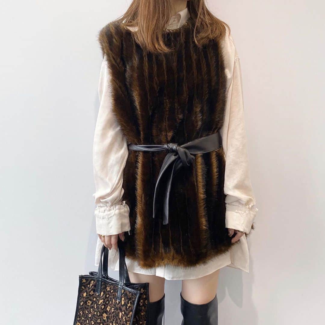 菅野梓のインスタグラム：「. ニーハイ👢🖤❶ . #raybeams #raybeams_stylings #eness #steaventai #lauradimaggio #kannofuku #ニーハイブーツ」