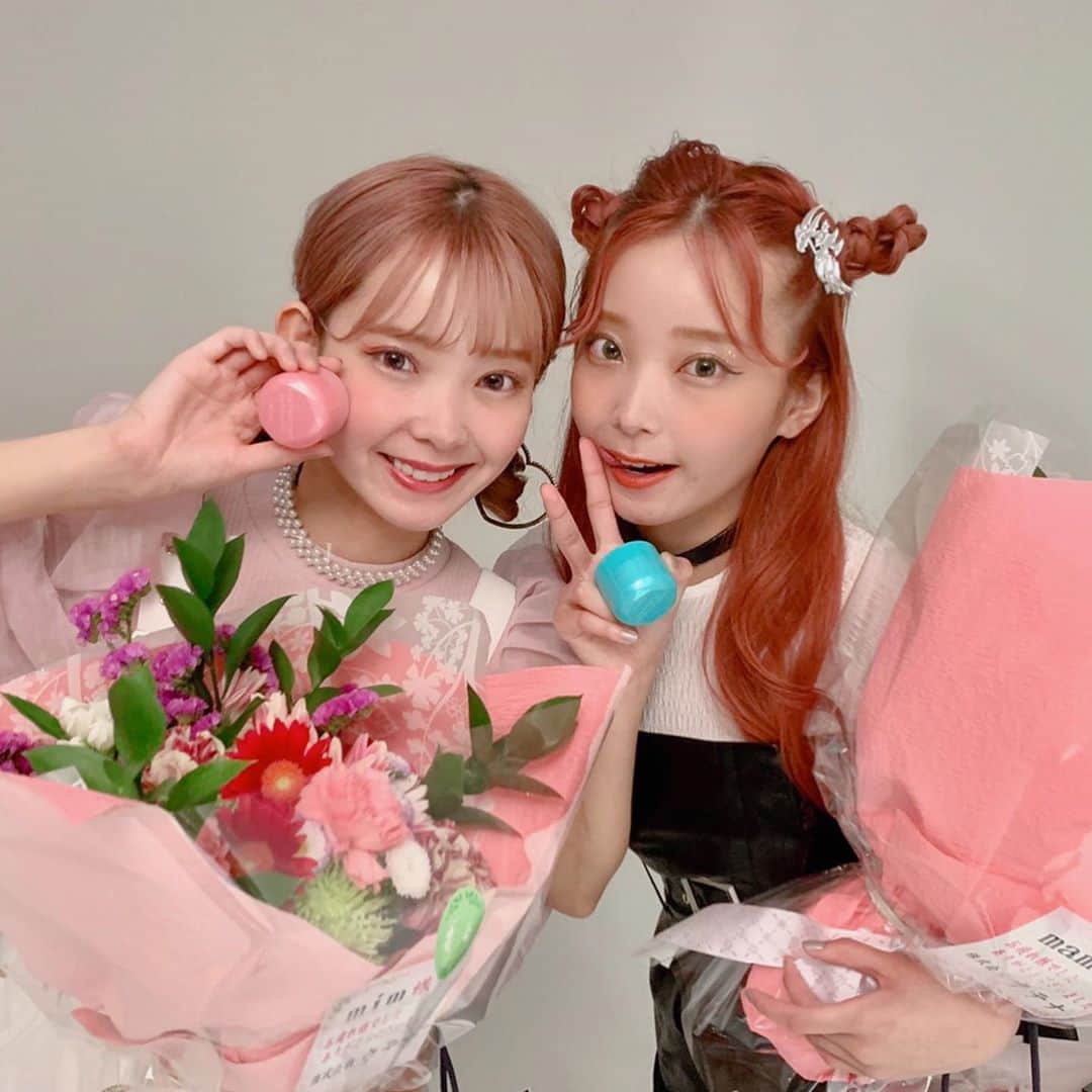 のインスタグラム：「ウテナ マトメージュさんの撮影終わりに花束を貰ったよ💐💕 普段から使ってるアイテムだから今回仕事が決まってめっちゃ嬉しかったなぁ  ちょっと画質悪くてすまん🥺」
